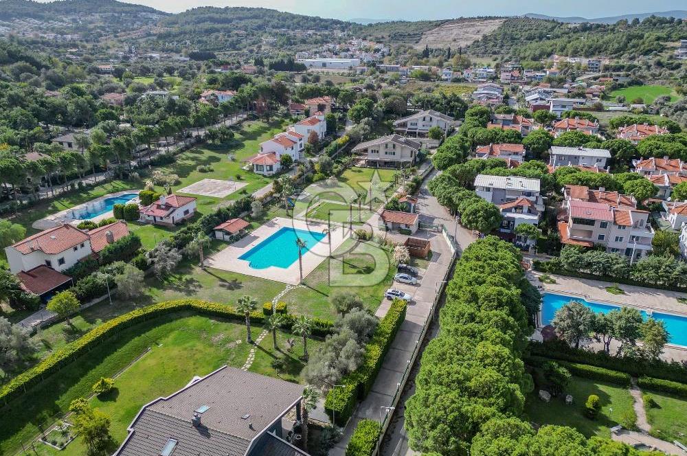 URLA ŞİRİNKENT TRİPLEKS 4+1 HAVUZLU SATILIK VİLLA