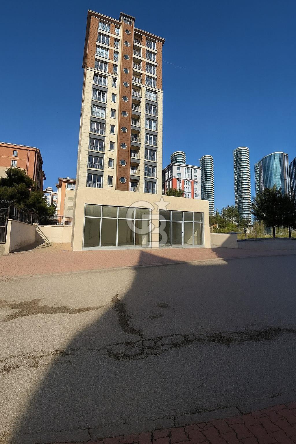 Kartal Karlıktepe'de Depolu bağımsız ruhsatlı 350 m2 Dükkan