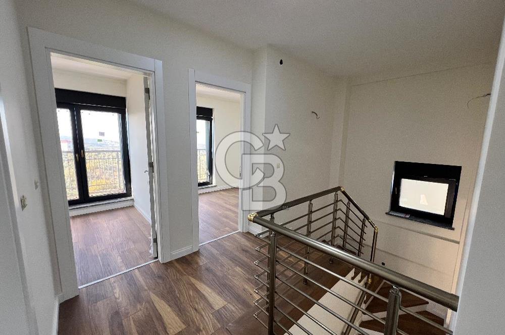 BURSA MUDANYA GÖYNÜKLÜ'de DENİZ MANZARALI SATILIK VİLLA ve ARAZİ