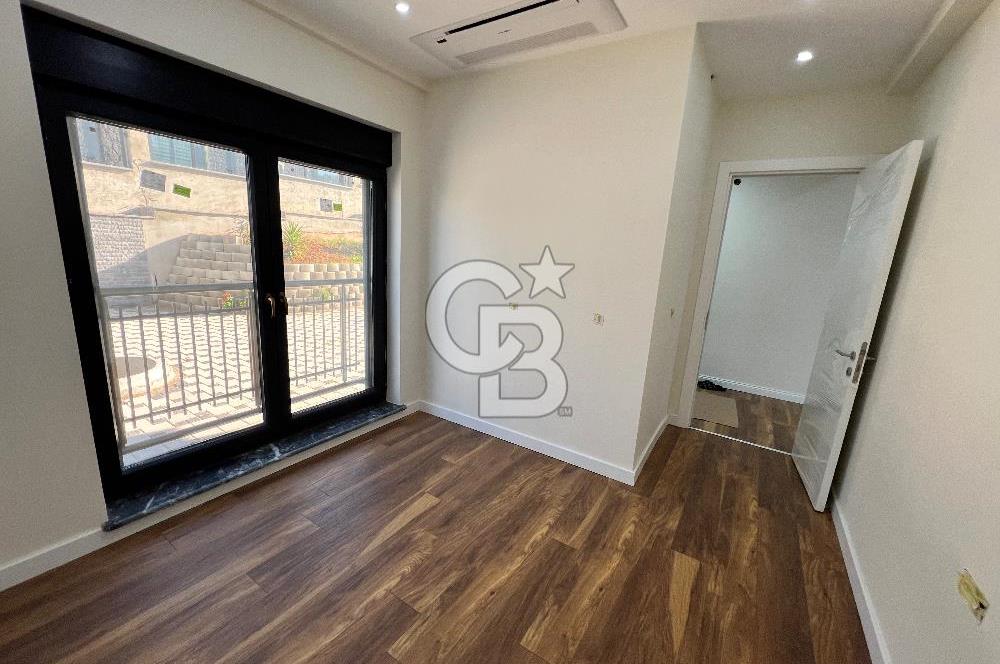 BURSA MUDANYA GÖYNÜKLÜ'de DENİZ MANZARALI SATILIK VİLLA ve ARAZİ