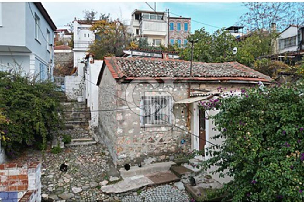 Ayvalık İsmetpaşa'da Projeli Satılık Müstakil Bina