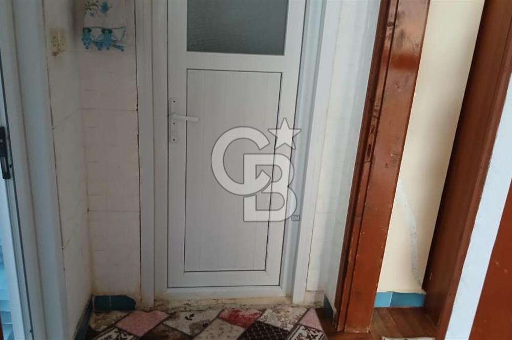 Çayırova Özgürlük Mahallesi Mehmet Akif Ersoy Caddesi'nde belediye çıkan yol üzerinde satılık 2+1 2 kat daire