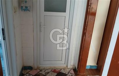 Çayırova Özgürlük Mahallesi Mehmet Akif Ersoy Caddesi'nde belediye çıkan yol üzerinde satılık 2+1 2 kat daire