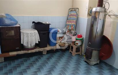 Çayırova Özgürlük Mahallesi Mehmet Akif Ersoy Caddesi'nde belediye çıkan yol üzerinde satılık 2+1 2 kat daire