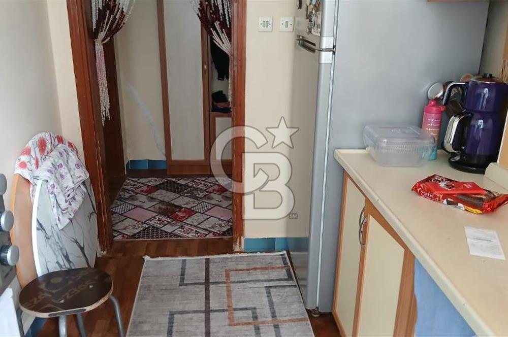 Çayırova Özgürlük Mahallesi Mehmet Akif Ersoy Caddesi'nde belediye çıkan yol üzerinde satılık 2+1 2 kat daire