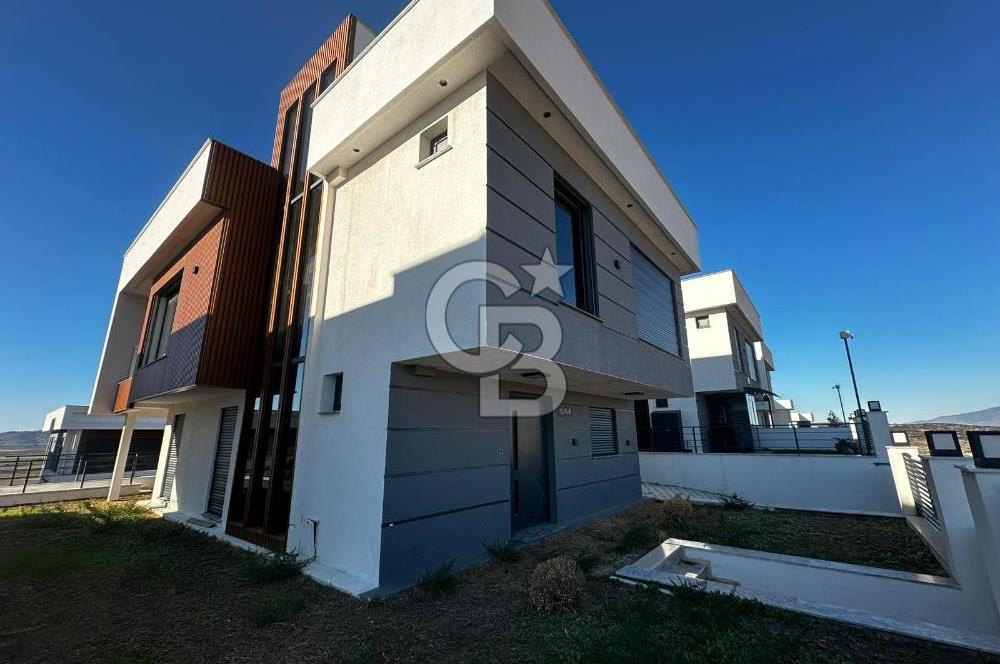 Villakent'in Eşşiz Lokasyonunda Ay Işığı Teras Evlerde Satılık Villa
