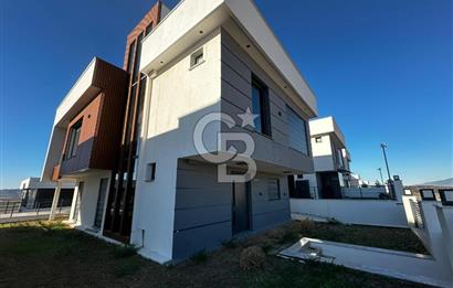 Villakent'in Eşşiz Lokasyonunda Ay Işığı Teras Evlerde Satılık Villa