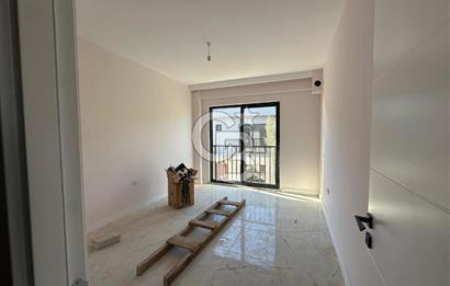 ÇANAKKALE ÇINARLIDA BUTİK SİTEDE SATILIK 4,5+1 VİLLA 