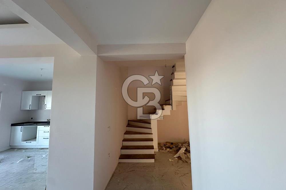 ÇANAKKALE ÇINARLIDA BUTİK SİTEDE SATILIK 4,5+1 VİLLA 