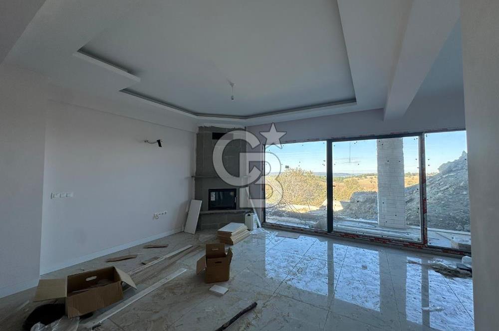 ÇANAKKALE ÇINARLIDA BUTİK SİTEDE SATILIK 4,5+1 VİLLA 