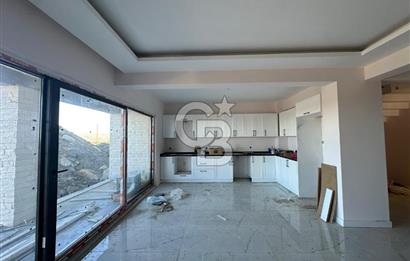 ÇANAKKALE ÇINARLIDA BUTİK SİTEDE SATILIK 4,5+1 VİLLA 