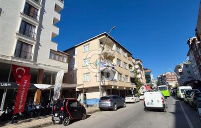 Çayırova Özgürlük Mahallesi Mehmet Akif Ersoy Caddesi'nde belediye çıkan yol üzerinde satılık 2+1 2 kat daire