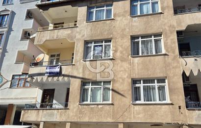 Çayırova Özgürlük Mahallesi Mehmet Akif Ersoy Caddesi'nde belediye çıkan yol üzerinde satılık 2+1 2 kat daire