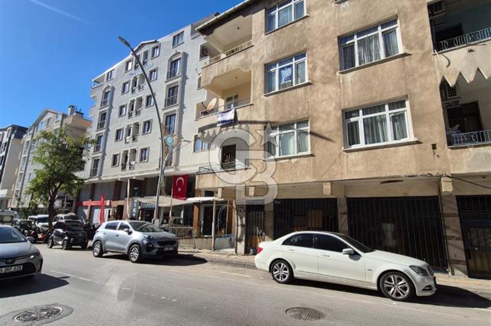 Çayırova Özgürlük Mahallesi Mehmet Akif Ersoy Caddesi'nde belediye çıkan yol üzerinde satılık 2+1 2 kat daire