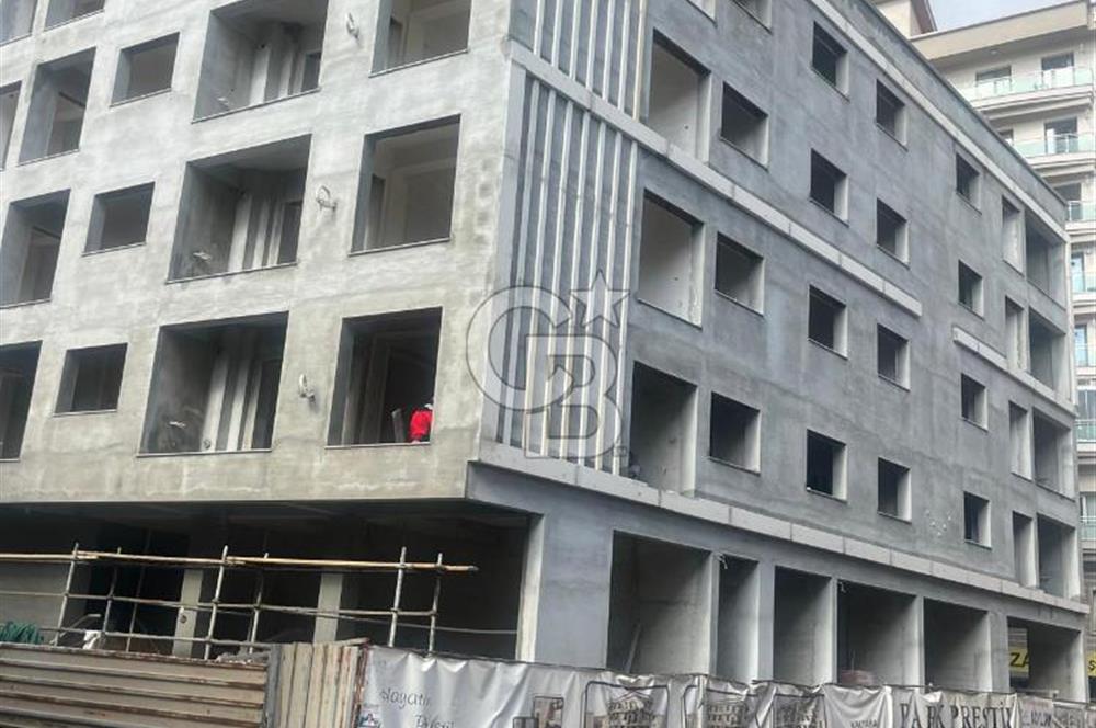 İzmir Karşıyaka 'da Cadde üzeri Satılık 2+1 Lüks Daire