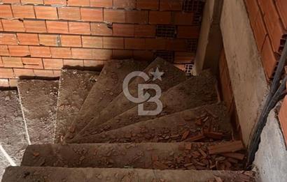 izmir Foça Bağarası'nda Lüks 3+1 Bahçe Dubleks