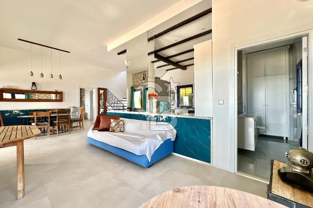 ÇEŞME OVACIK KİRALIK 4+1 DENİZ MANZARALI HAVUZLU MÜSTAKİL VİLLA