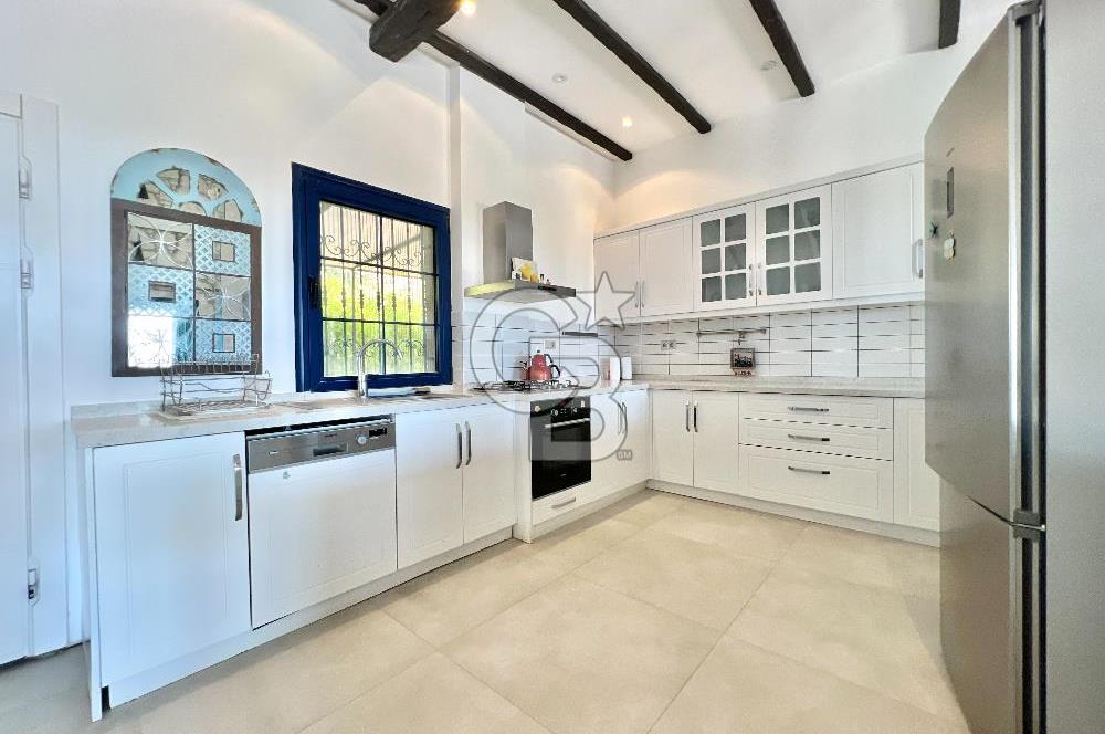 ÇEŞME OVACIK KİRALIK 4+1 DENİZ MANZARALI HAVUZLU MÜSTAKİL VİLLA