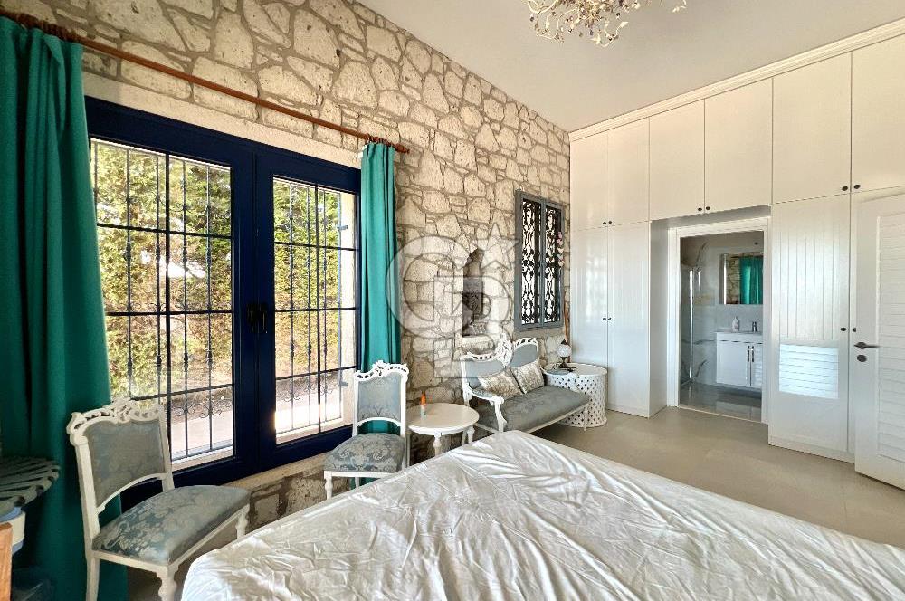 ÇEŞME OVACIK KİRALIK 4+1 DENİZ MANZARALI HAVUZLU MÜSTAKİL VİLLA