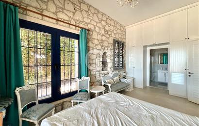 ÇEŞME OVACIK KİRALIK 4+1 DENİZ MANZARALI HAVUZLU MÜSTAKİL VİLLA