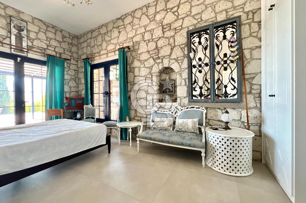 ÇEŞME OVACIK KİRALIK 4+1 DENİZ MANZARALI HAVUZLU MÜSTAKİL VİLLA