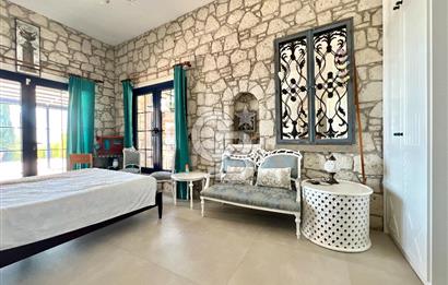 ÇEŞME OVACIK KİRALIK 4+1 DENİZ MANZARALI HAVUZLU MÜSTAKİL VİLLA