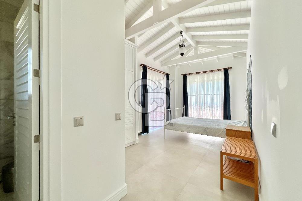 ÇEŞME OVACIK KİRALIK 4+1 DENİZ MANZARALI HAVUZLU MÜSTAKİL VİLLA