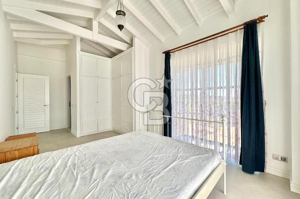 ÇEŞME OVACIK KİRALIK 4+1 DENİZ MANZARALI HAVUZLU MÜSTAKİL VİLLA