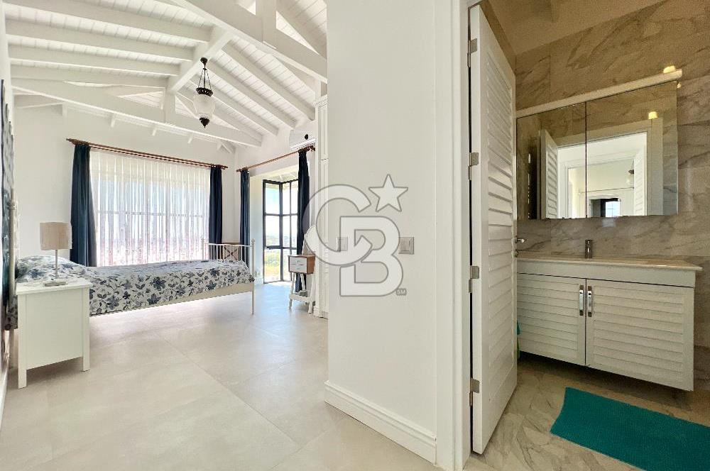 ÇEŞME OVACIK KİRALIK 4+1 DENİZ MANZARALI HAVUZLU MÜSTAKİL VİLLA