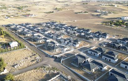 Gölbaşı Luna Sitesinde Yatay Mimari Loft Villa 