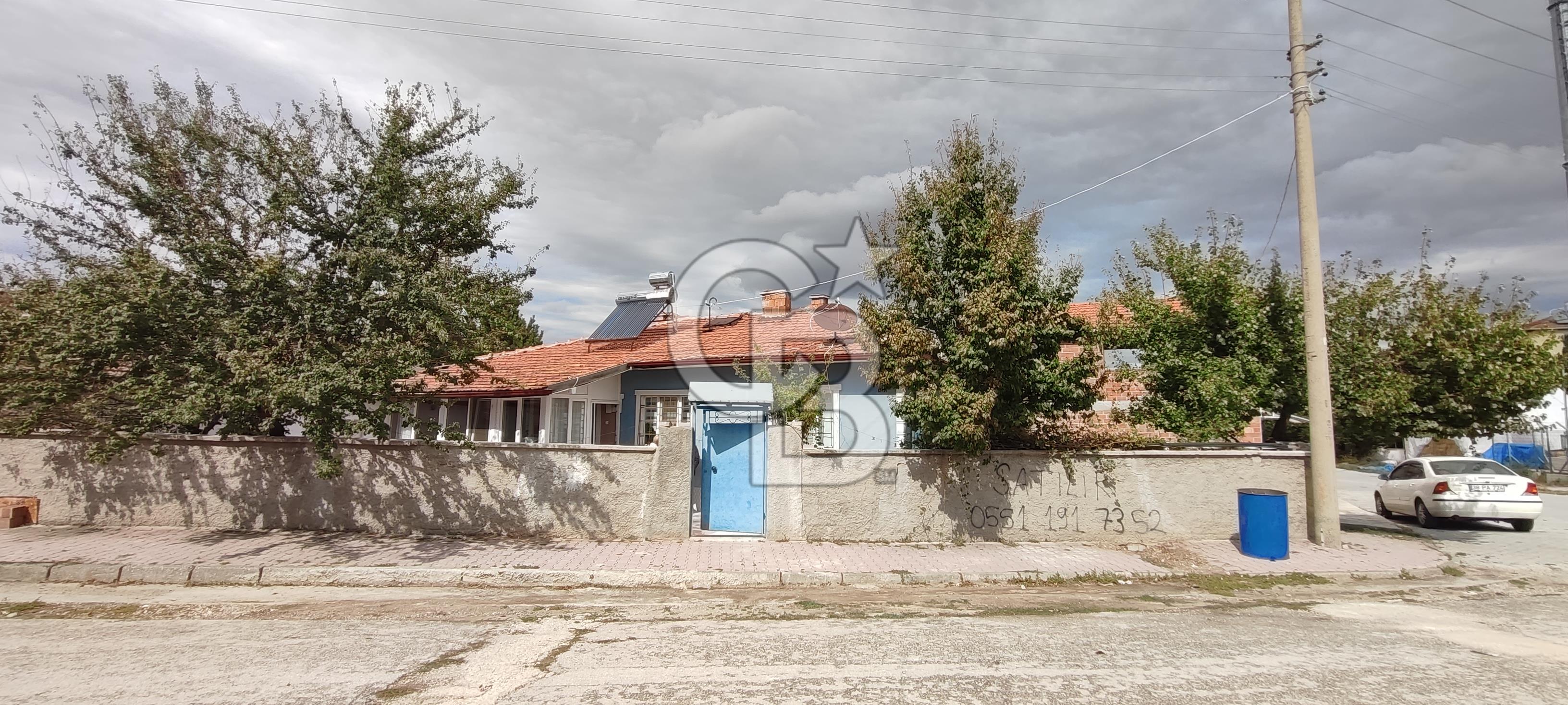 ALACA 3 + 1 YAPILI, BAHÇELİ SATILIK MÜSTAKİL EV