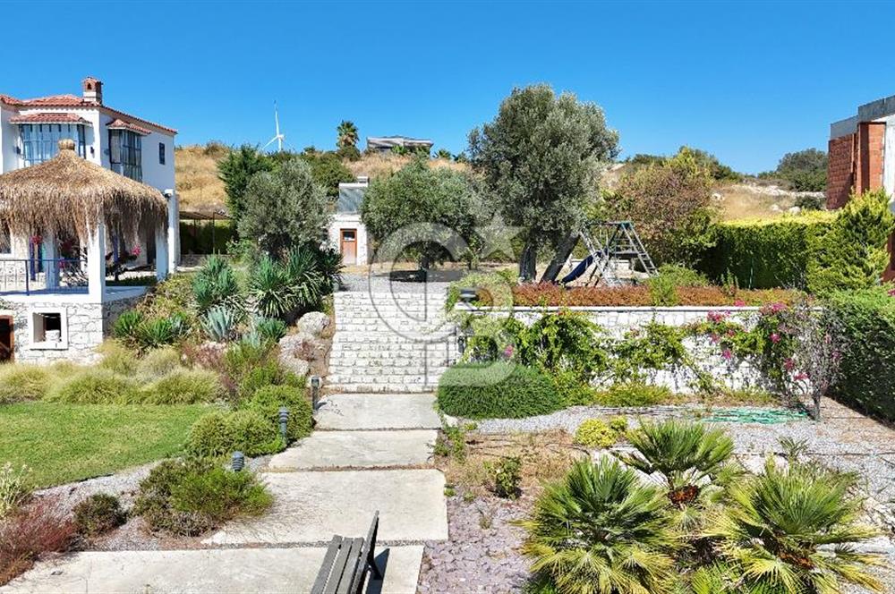 ÇEŞME OVACIK KİRALIK 4+1 DENİZ MANZARALI HAVUZLU MÜSTAKİL VİLLA