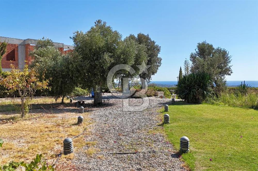 ÇEŞME OVACIK KİRALIK 4+1 DENİZ MANZARALI HAVUZLU MÜSTAKİL VİLLA