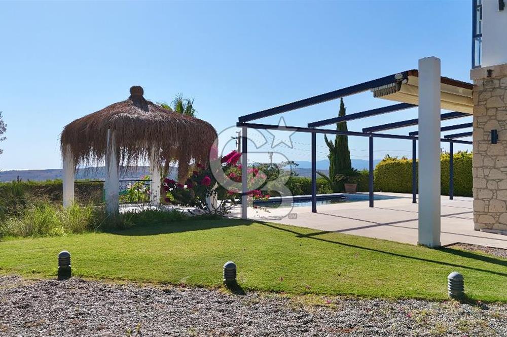 ÇEŞME OVACIK KİRALIK 4+1 DENİZ MANZARALI HAVUZLU MÜSTAKİL VİLLA