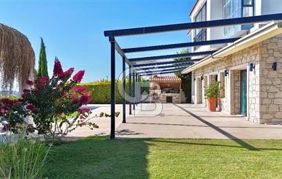 ÇEŞME OVACIK KİRALIK 4+1 DENİZ MANZARALI HAVUZLU MÜSTAKİL VİLLA