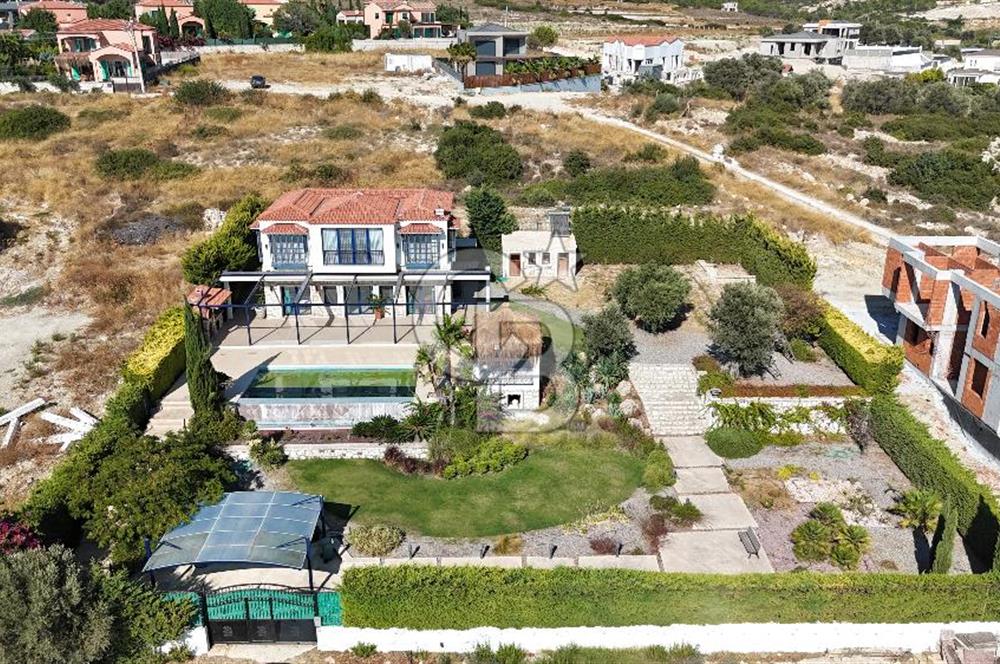 ÇEŞME OVACIK KİRALIK 4+1 DENİZ MANZARALI HAVUZLU MÜSTAKİL VİLLA