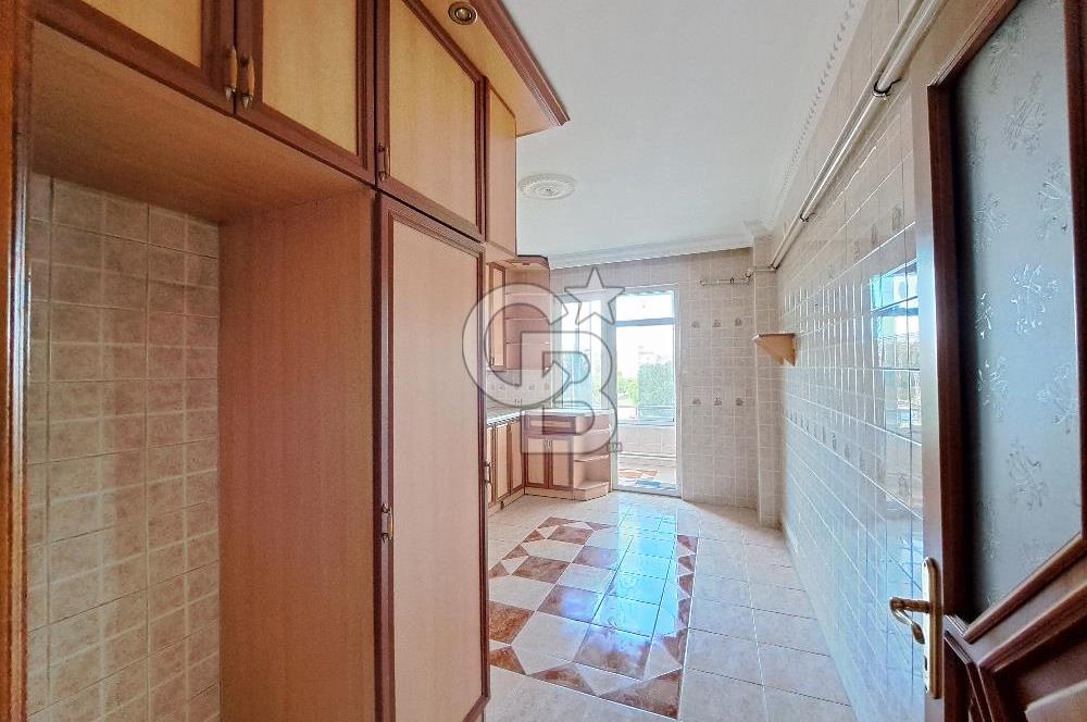 ATATÜRK BULVARINA CEPHE KİRALIK 4+1