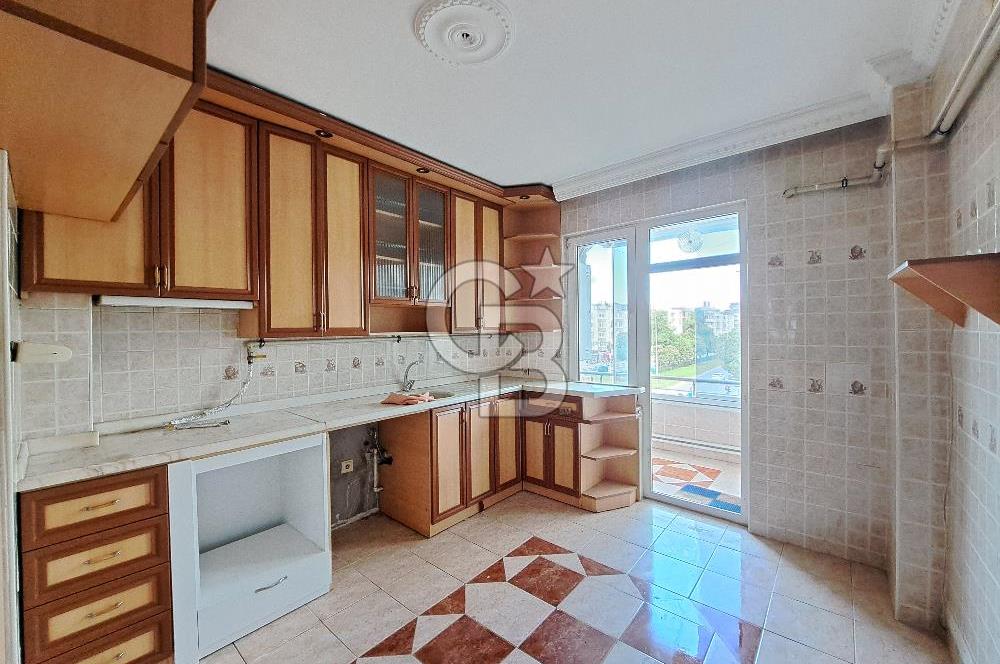 ATATÜRK BULVARINA CEPHE KİRALIK 4+1