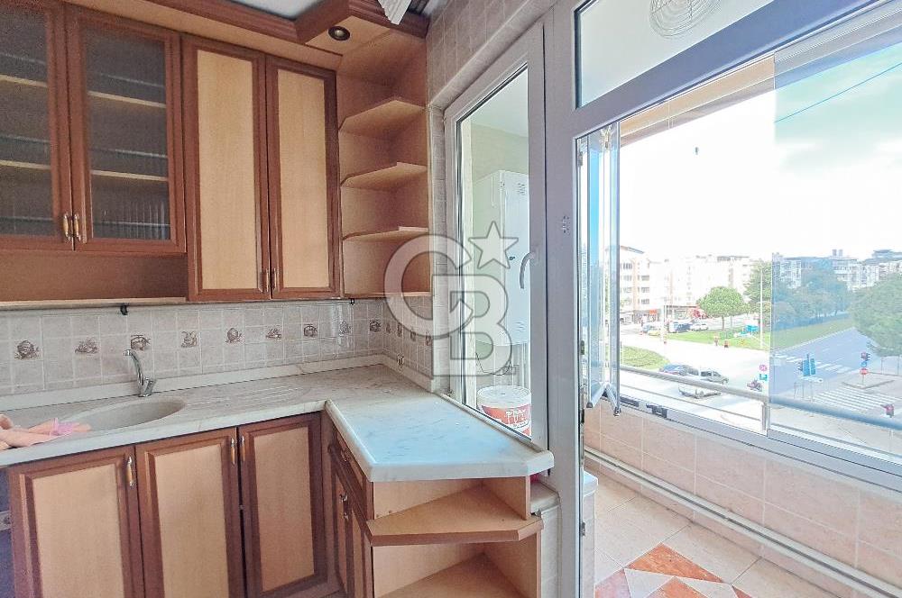 ATATÜRK BULVARINA CEPHE KİRALIK 4+1