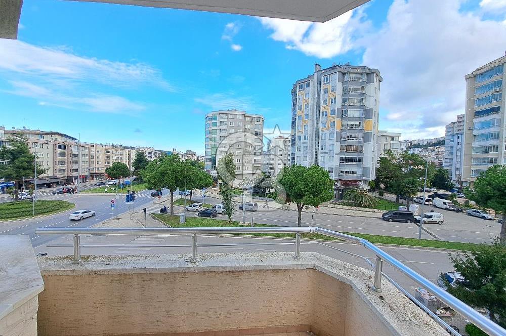 ATATÜRK BULVARINA CEPHE KİRALIK 4+1