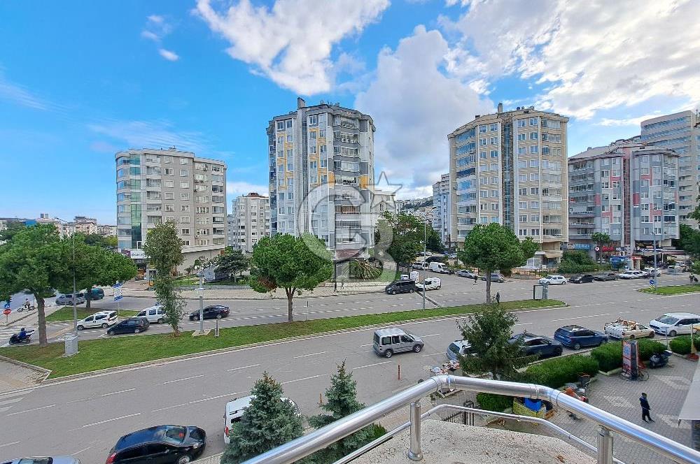 ATATÜRK BULVARINA CEPHE KİRALIK 4+1