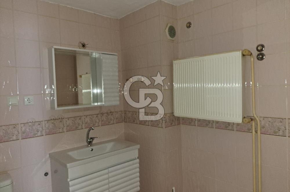 ATATÜRK BULVARINA CEPHE KİRALIK 4+1