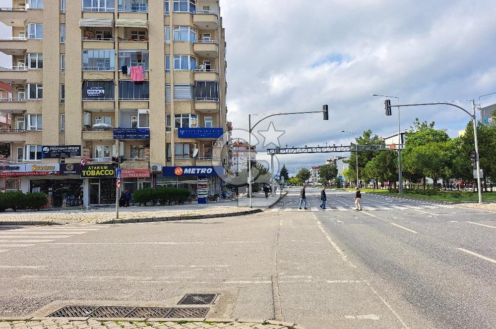 ATATÜRK BULVARINA CEPHE KİRALIK 4+1