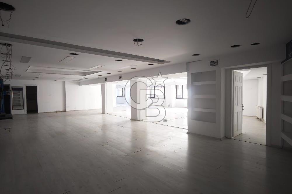 GÜMÜŞSUYU' NDA KDV AVANTAJLI 235M2 KİRALIK MAĞAZA