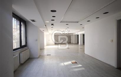 GÜMÜŞSUYU' NDA KDV AVANTAJLI 235M2 KİRALIK MAĞAZA