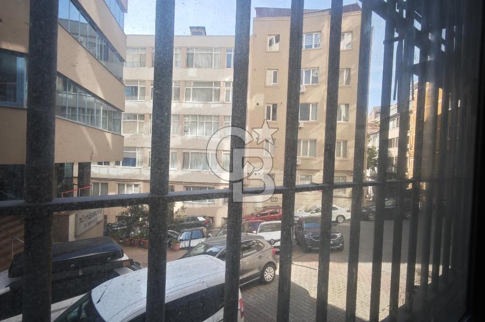 GÜMÜŞSUYU' NDA KDV AVANTAJLI 235M2 KİRALIK MAĞAZA