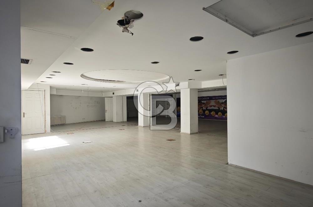 GÜMÜŞSUYU' NDA KDV AVANTAJLI 235M2 KİRALIK MAĞAZA