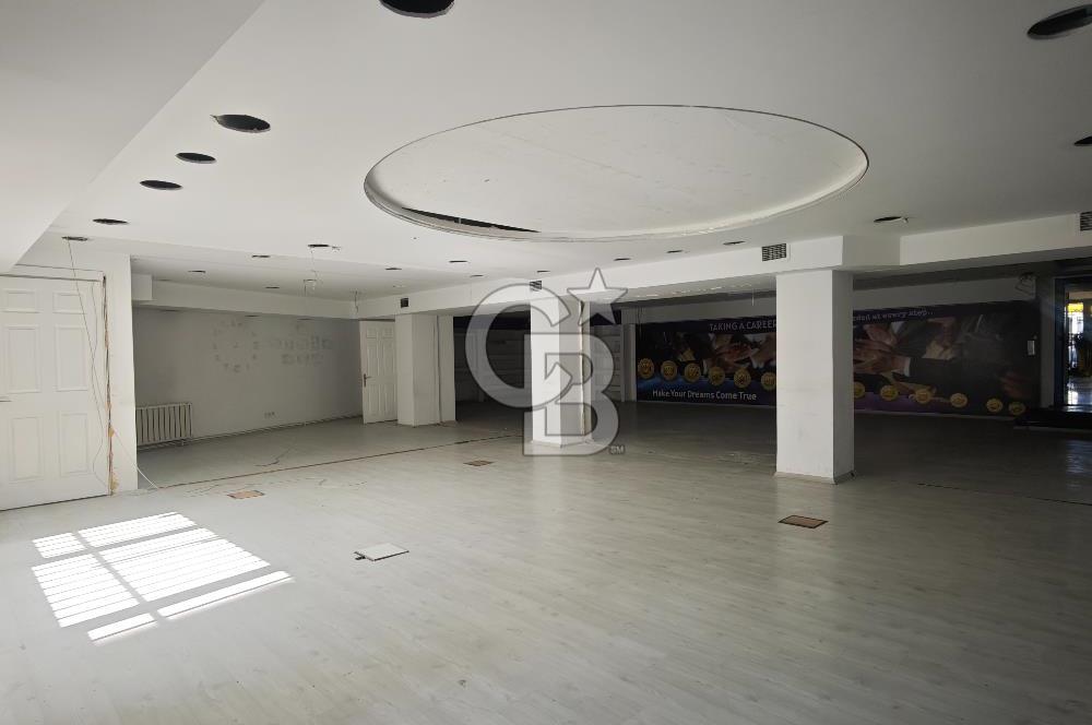 GÜMÜŞSUYU' NDA KDV AVANTAJLI 235M2 KİRALIK MAĞAZA