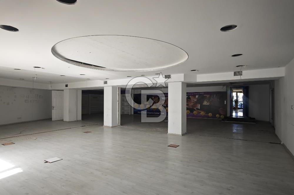 GÜMÜŞSUYU' NDA KDV AVANTAJLI 235M2 KİRALIK MAĞAZA