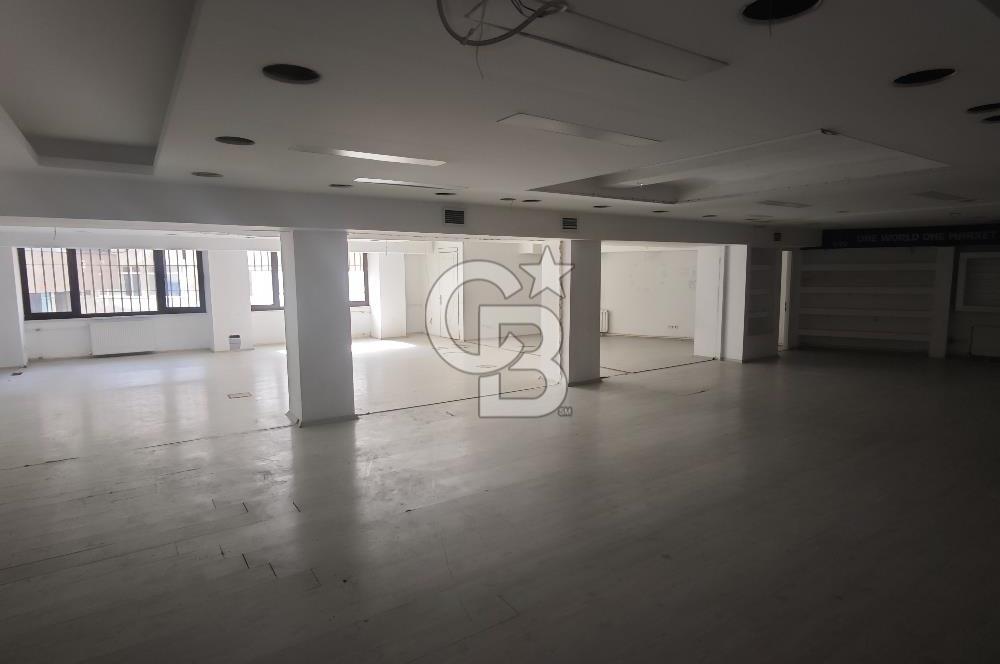 GÜMÜŞSUYU' NDA KDV AVANTAJLI 235M2 KİRALIK MAĞAZA